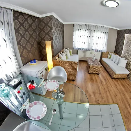 דירה House *
